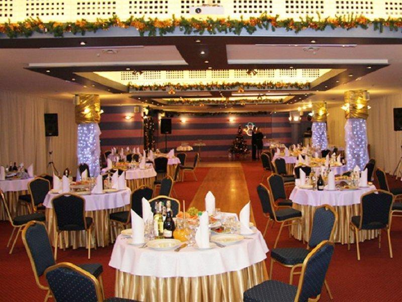 Planeta Hotel Минск Екстериор снимка