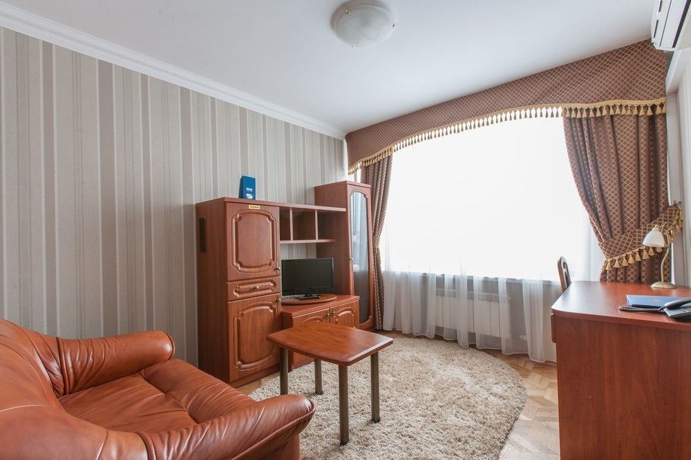 Planeta Hotel Минск Екстериор снимка
